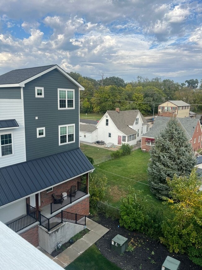 Building Photo - New Construction, 2 bed, 3 bath Row Home, with 2 car garage, fireplace, and rooftop deck!