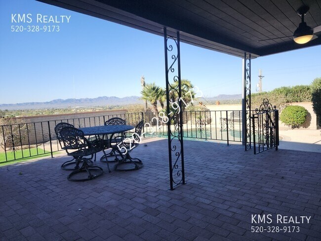 Building Photo - 500 E Eden Pl