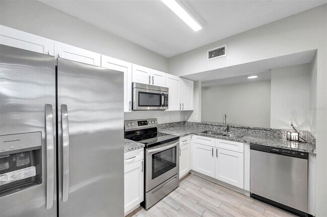 Building Photo - 6449 Cypressdale Dr