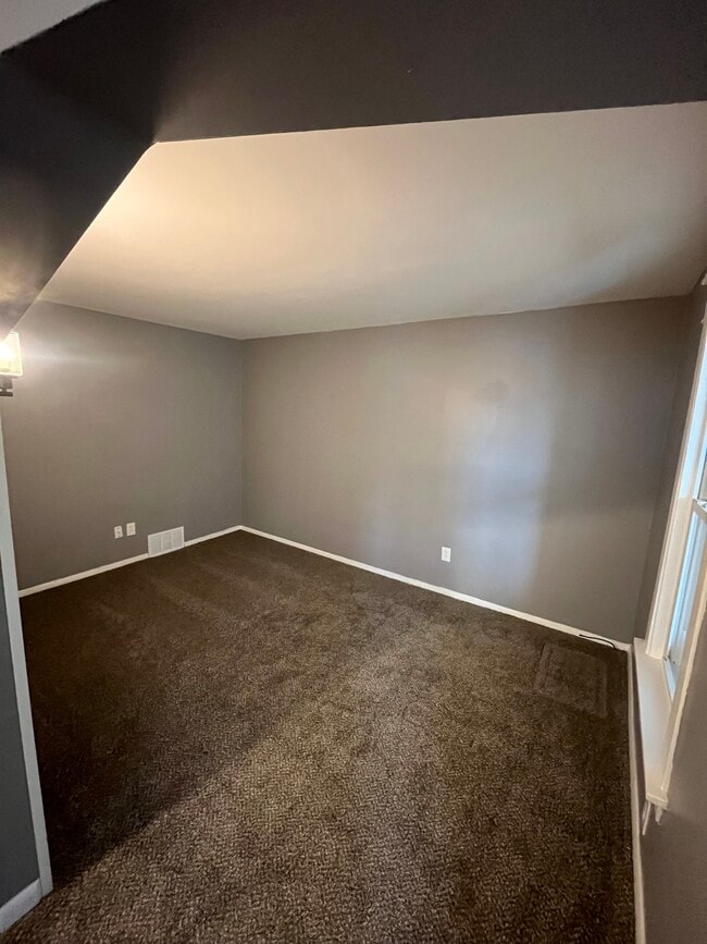 Building Photo - 1440 E Ninth Street