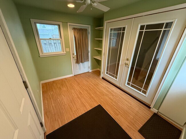 Building Photo - Home For Rent