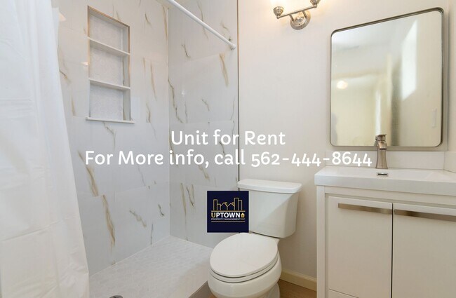 Building Photo - Townhome - 3 Bedrooms-2.5 Baths - Los Angeles