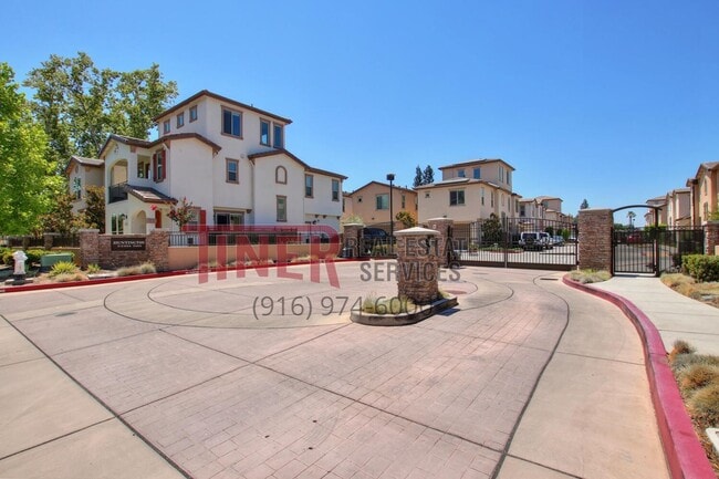 Building Photo - Huntington Sierra Oaks Gem with Fabulous A...