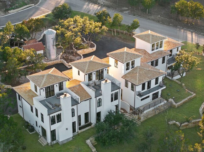 Building Photo - 2700 Bee Creek Rd