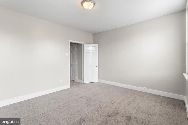 Building Photo - 544 N Allison St