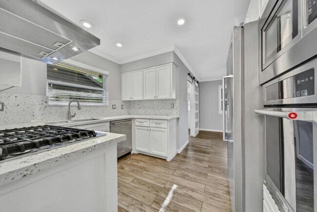 Building Photo - 5506 Braesvalley Dr