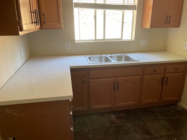 Building Photo - 5243 Huntington Dr