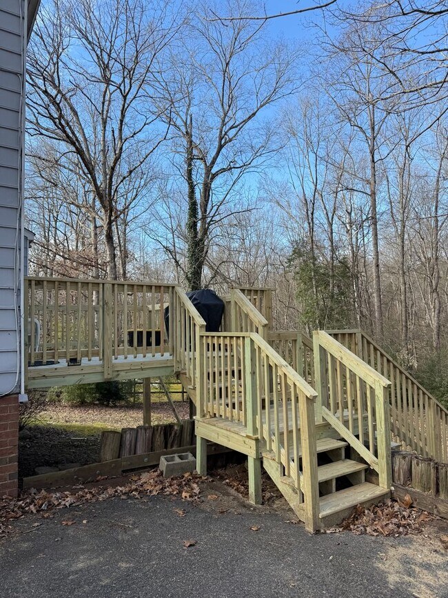 Building Photo - 3 bed 2 bath Cape Cod in Great Neighborhood!