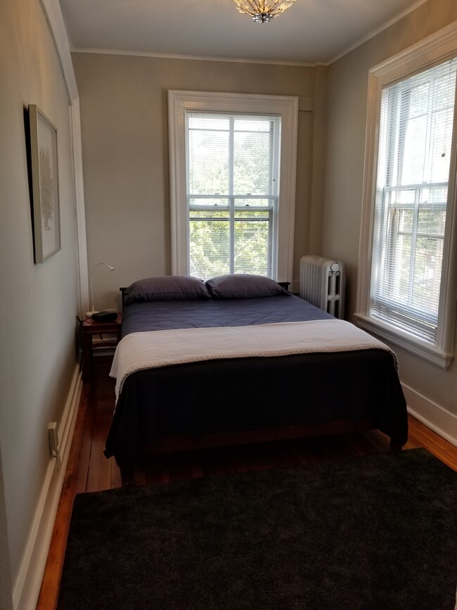 2nd floor bedroom - 28 Trumbull St