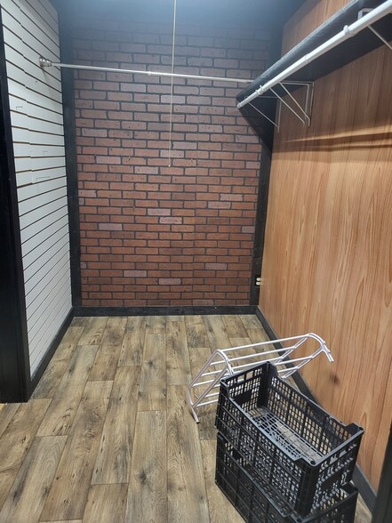 closet - 8636 Gina Ln