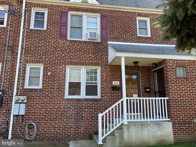 Building Photo - 611 Broadway