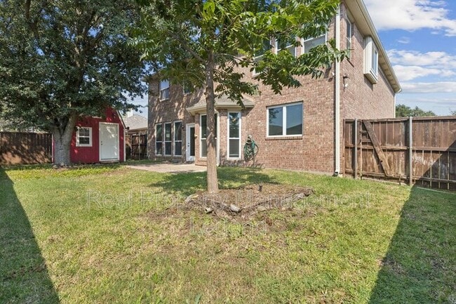Building Photo - 1805 Sumac Dr