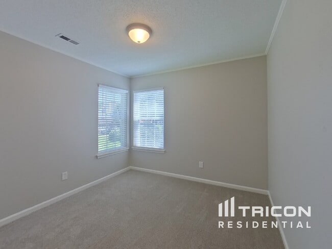 Building Photo - 8432 Redstone View Dr