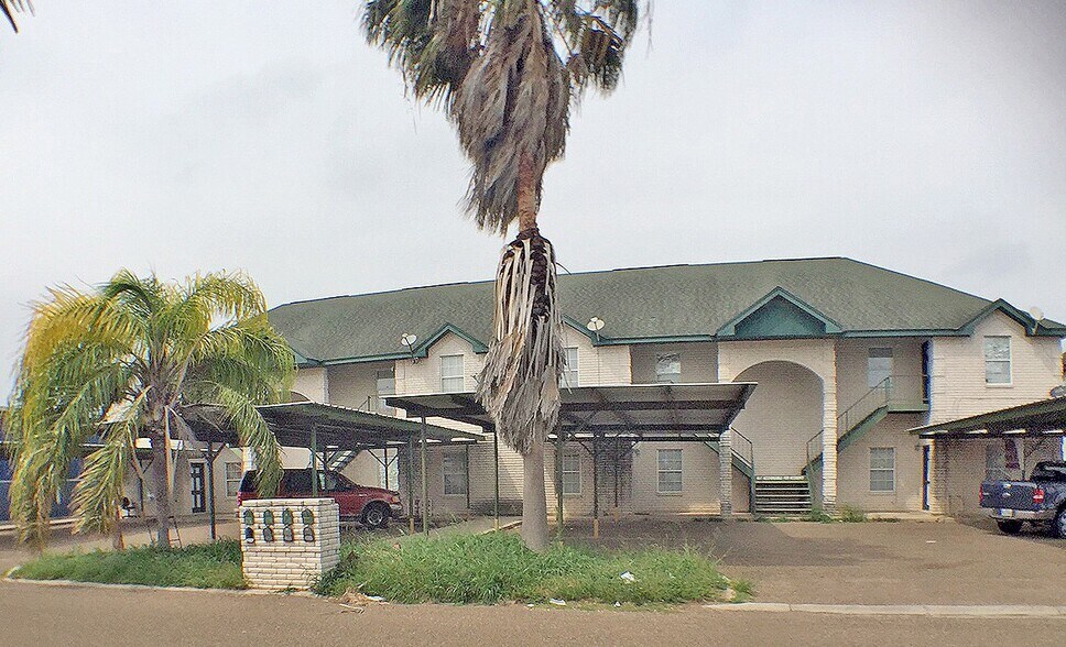 Building Photo - 3802 Clavel St