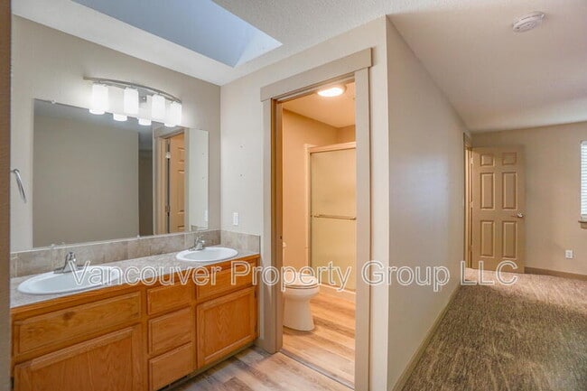 Building Photo - 1906 NE 151st Cir