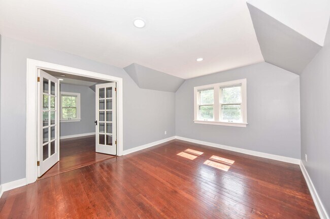 Building Photo - 4831 N 70th St