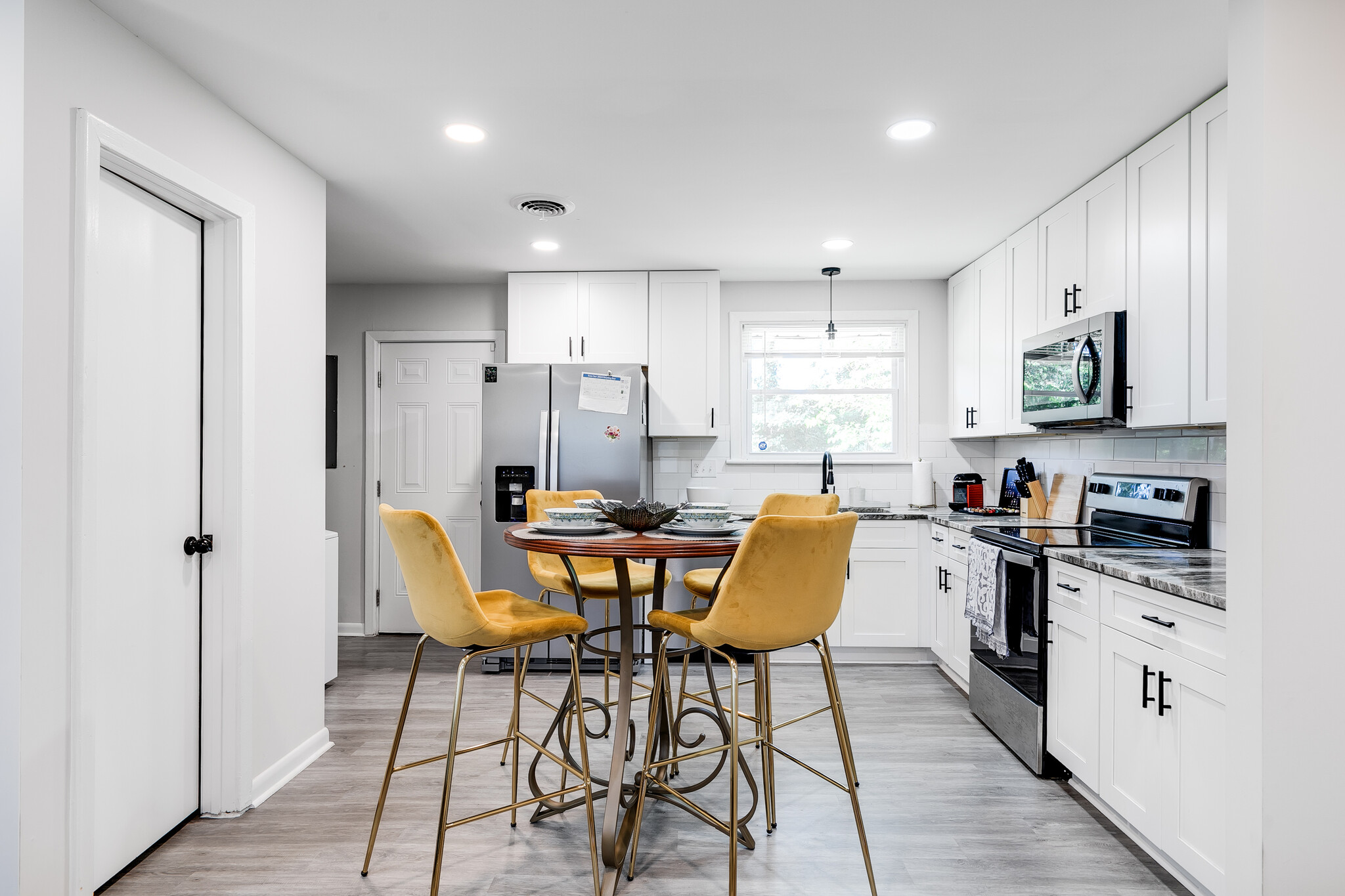 Dining Area - 5301 Tacoma St