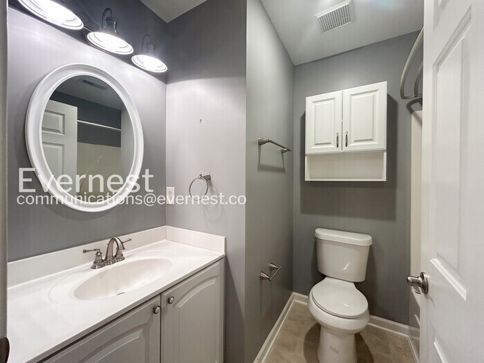 Building Photo - 7703 Porter House Dr