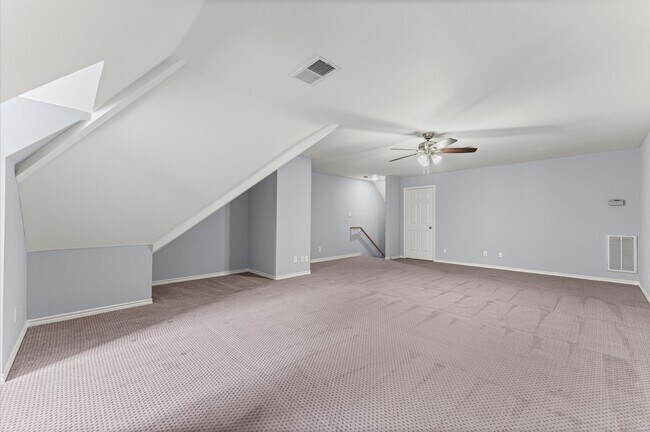 Building Photo - 6839 Staffordshire Crescent