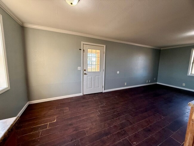 Building Photo - 3 Bedroom/1 Bathroom Home in Paragould AR - $1,000 MOVES YOU IN!