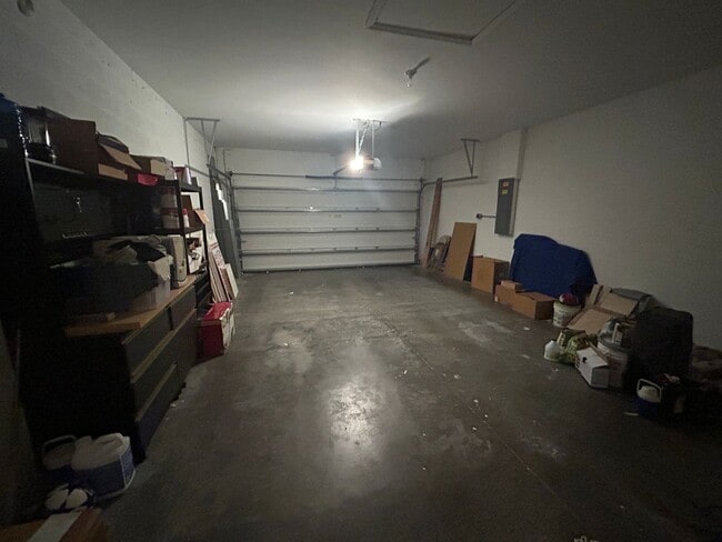 Building Photo - 2475 Ashbury Cir