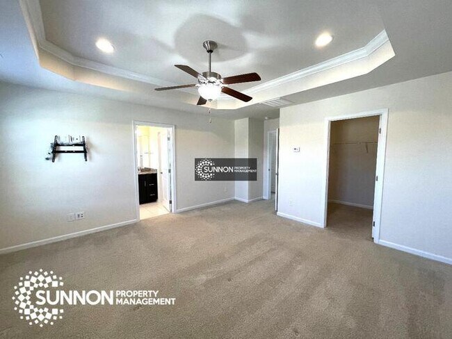 Building Photo - Beautiful 3-story End Unit in City Park!
