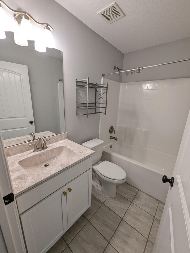 Building Photo - 9044 Quail Roost Dr