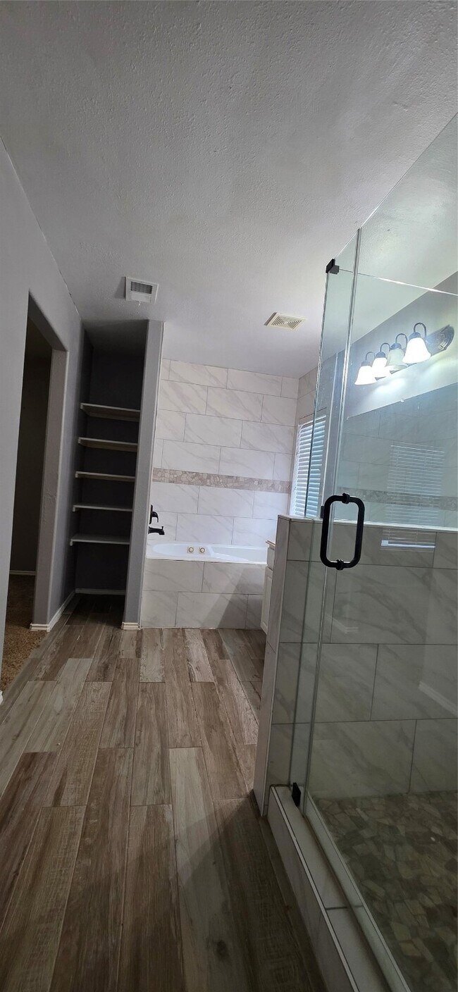 Building Photo - 5210 Nautilus Ln