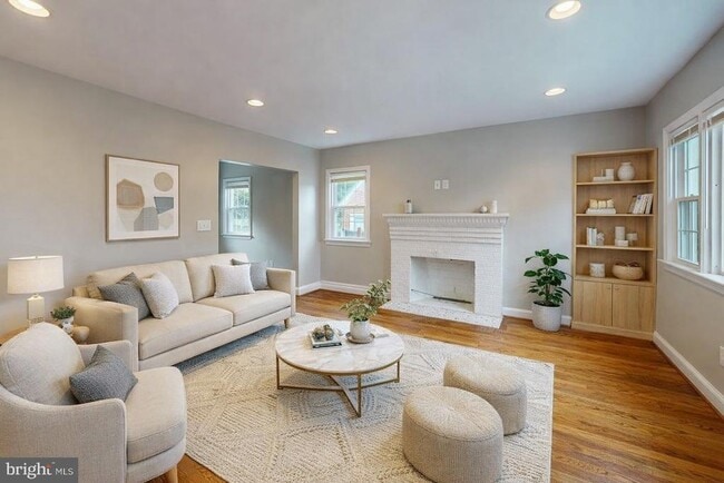 Building Photo - 3507 27th Ave