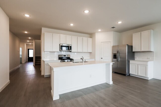 Building Photo - 11742 Carolina rose