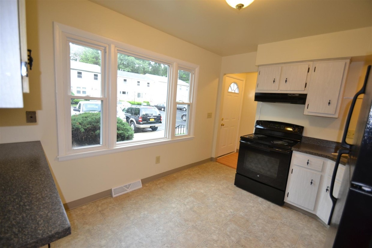 Presidential Townhome Rentals Guilderland Presidential Townhome Rentals Guilderland