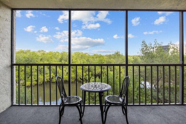 Building Photo - 900 Cove Cay Dr