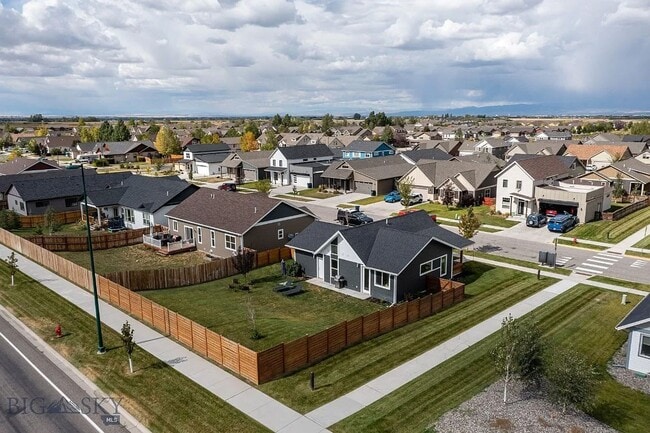 Building Photo - Charming Three Bedroom Home with Large Fenced Yard