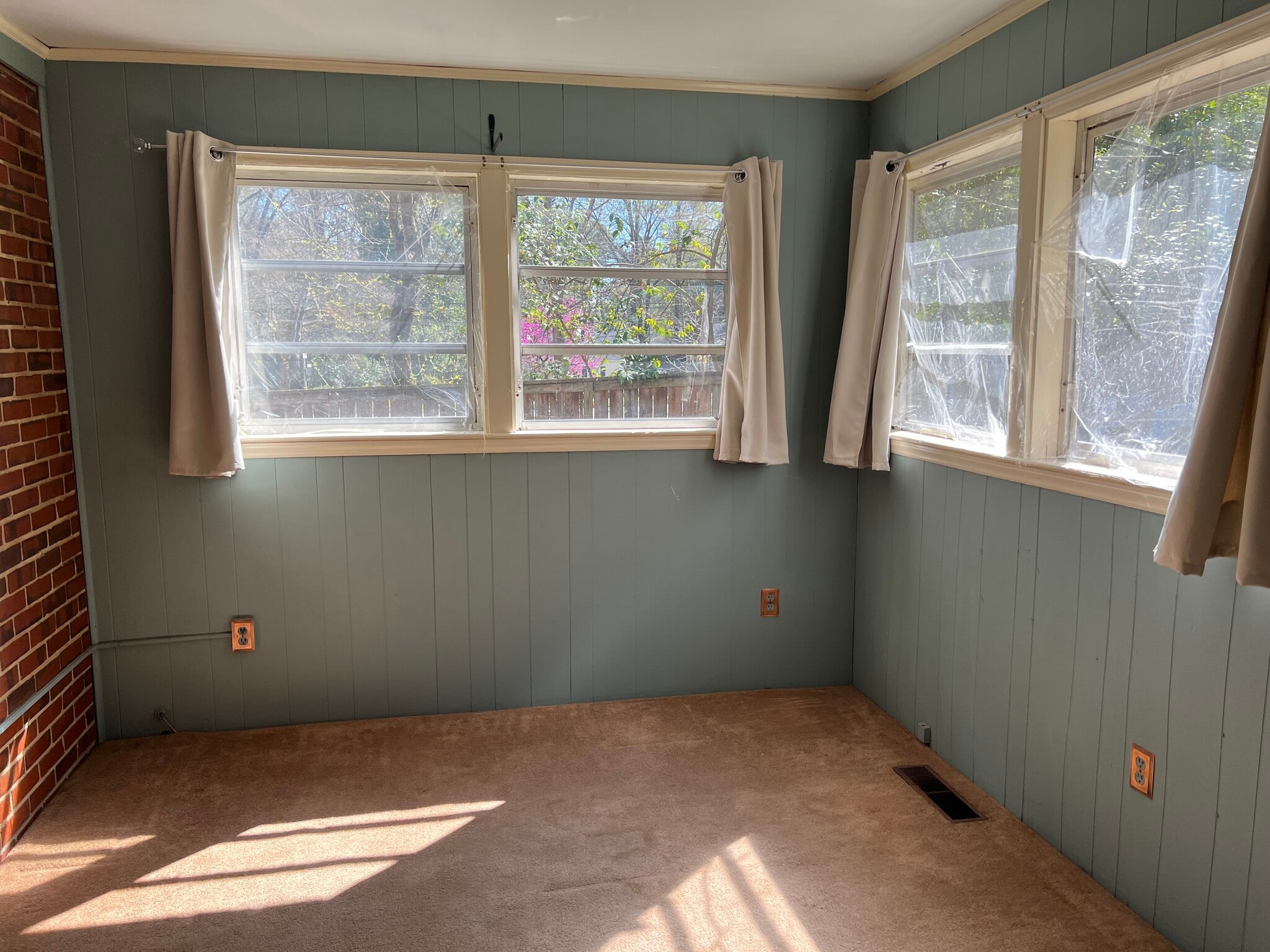 Building Photo - 905 Demerius St