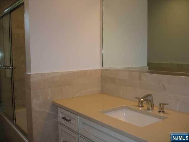 Building Photo - 816 Jassamine Way