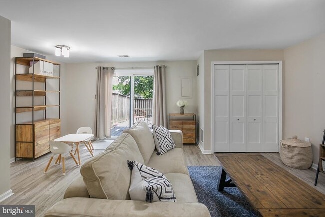 Building Photo - 7433 Hatherleigh Ct
