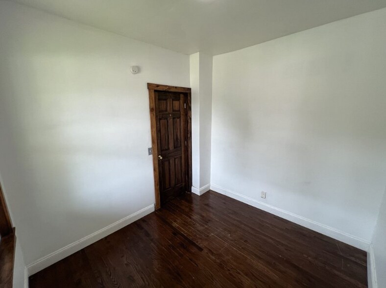 Building Photo - 1502 Mt Pleasant St