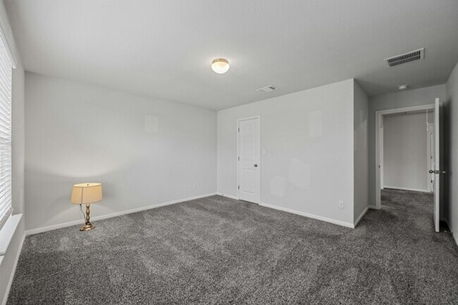 Building Photo - 8128 Daisy Cutter Crossing