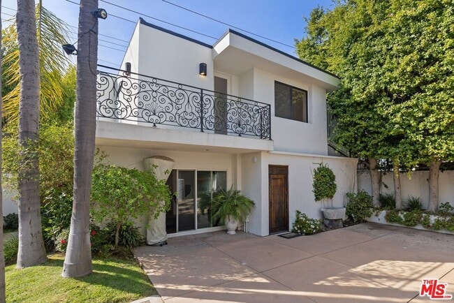 Building Photo - 605 N Hillcrest Rd