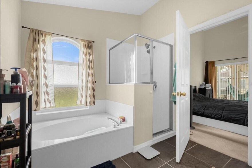 Building Photo - 818 Oxford Dr