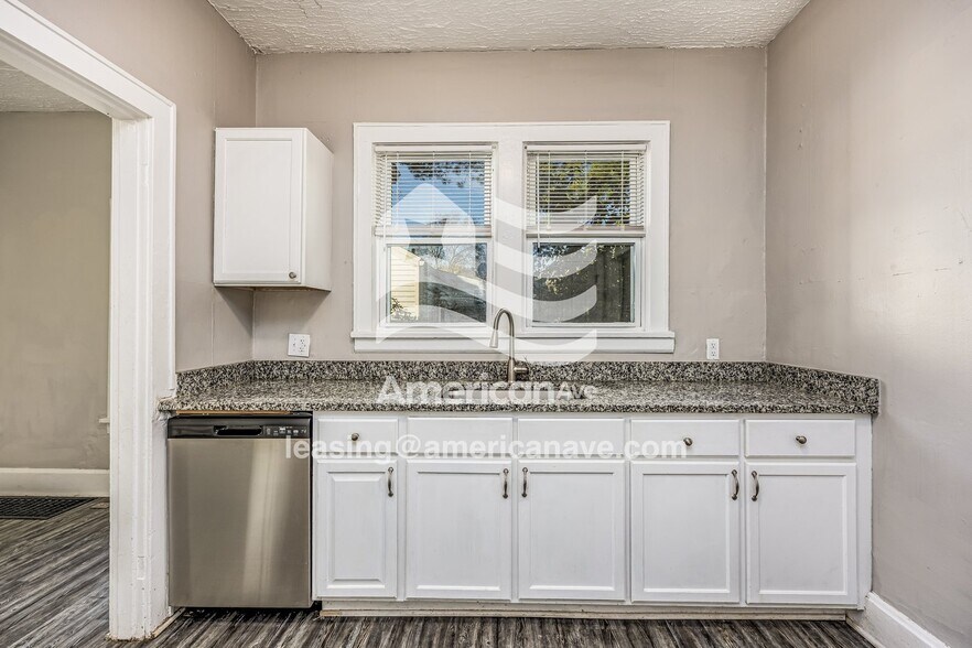 Building Photo - 1931 Erie Ave