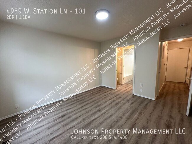 Building Photo - 4959 W Station Ln