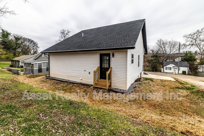 Building Photo - 3412 Ashland Ave