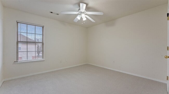 Building Photo - 3000 SW Windrift Ave