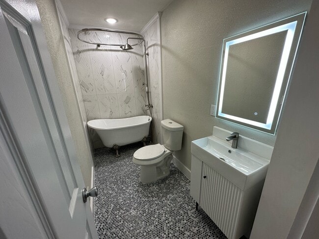 Building Photo - 5407 Menard Ave