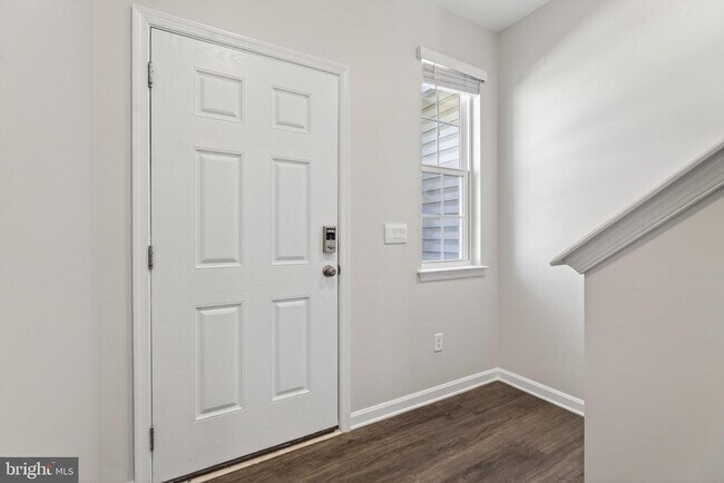 Building Photo - 183 Caterpillar Dr