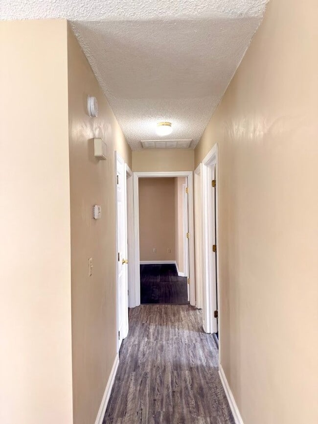 Building Photo - 114 Leeward Ct