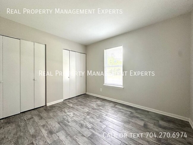 Building Photo - 6850 Delta Lake Dr