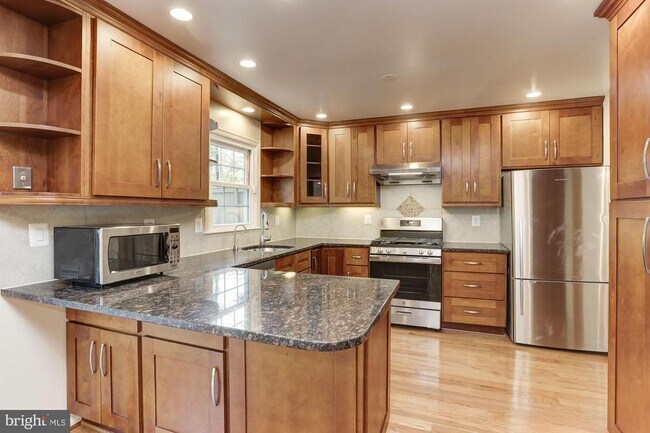 Building Photo - 7133 Swansong Wy
