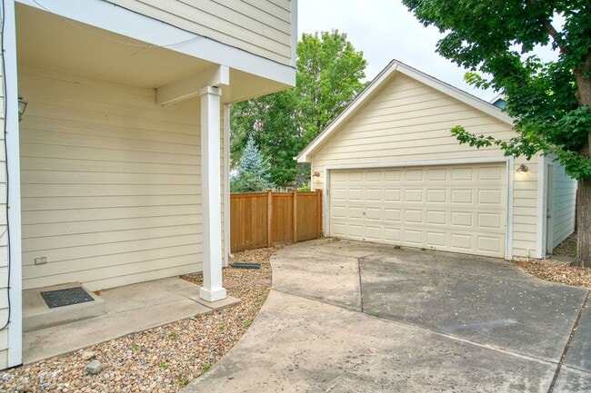 Building Photo - Charming Mill Village 3Bed/3Bath Home with...